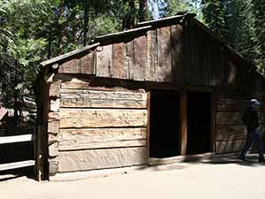  Gamlin Cabin